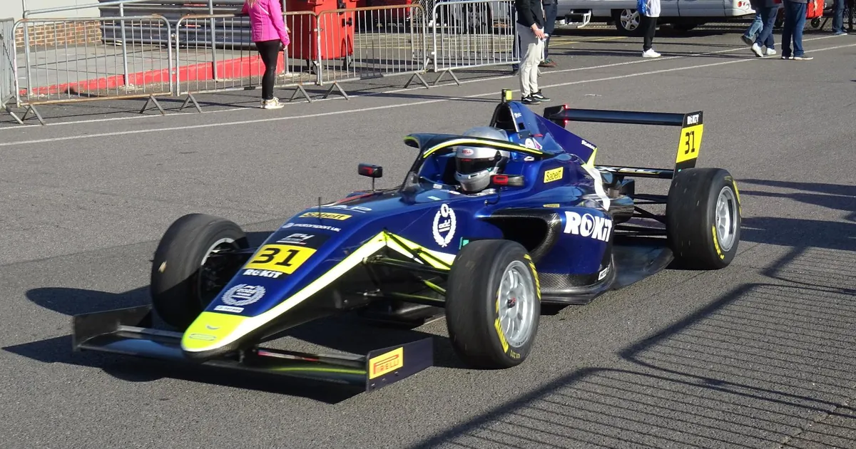 Ugo Ugochukwu's number 31 car at Brands Hatch
